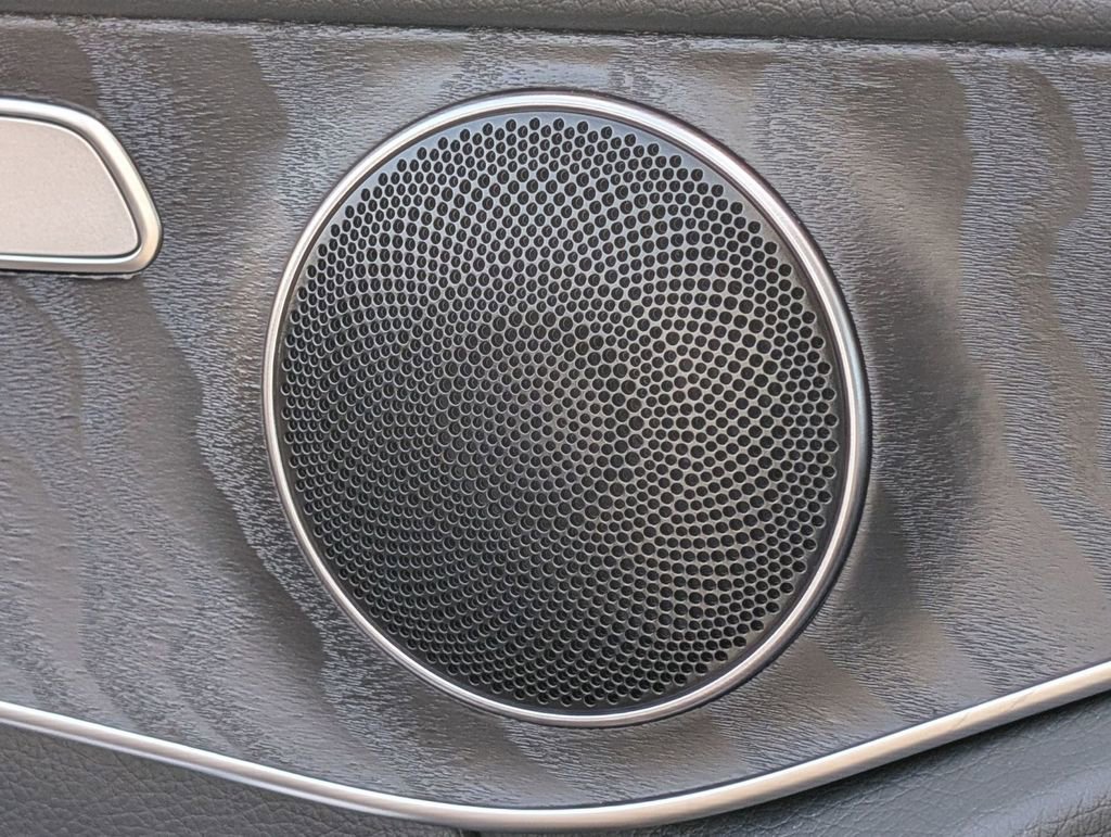 Used 2018 Mercedes-Benz GLC 300 4MATIC image 24