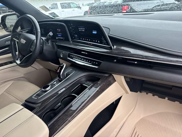 Used 2021 Cadillac Escalade Premium Luxury RWD image 29