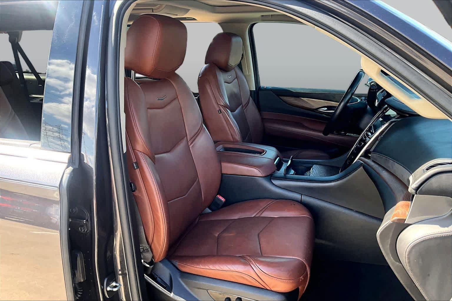 Used 2018 Cadillac Escalade ESV Luxury RWD image 9