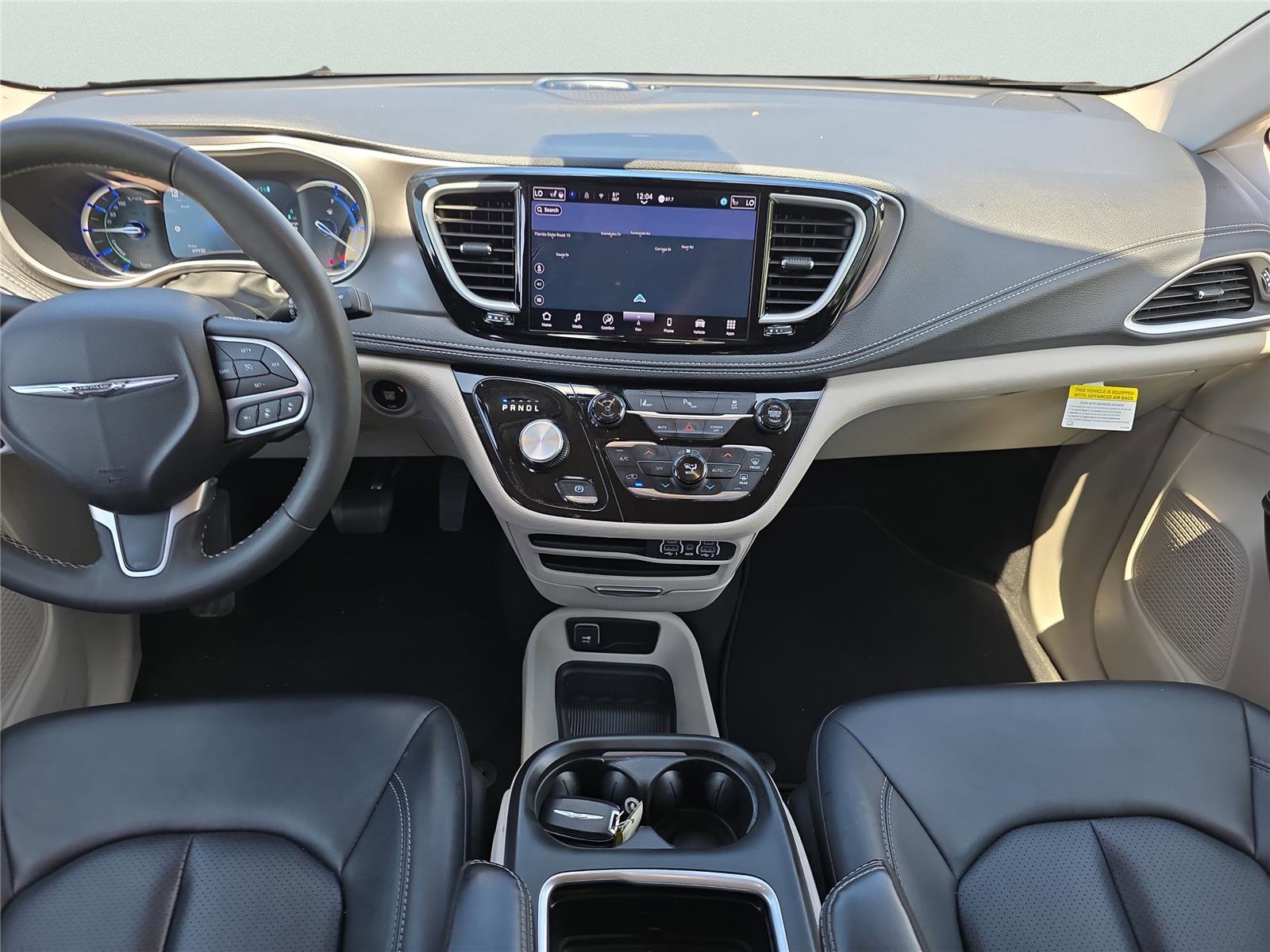 Used 2024 Chrysler Pacifica Select image 39