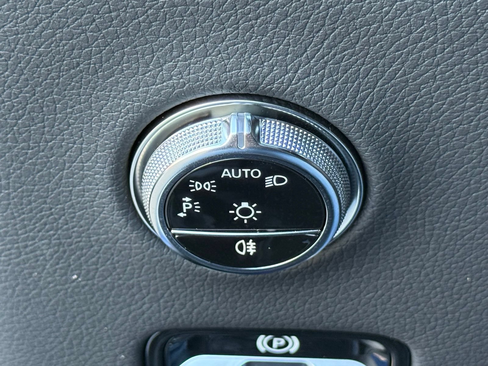 Used 2026 Mercedes-Benz GLC 300 image 29