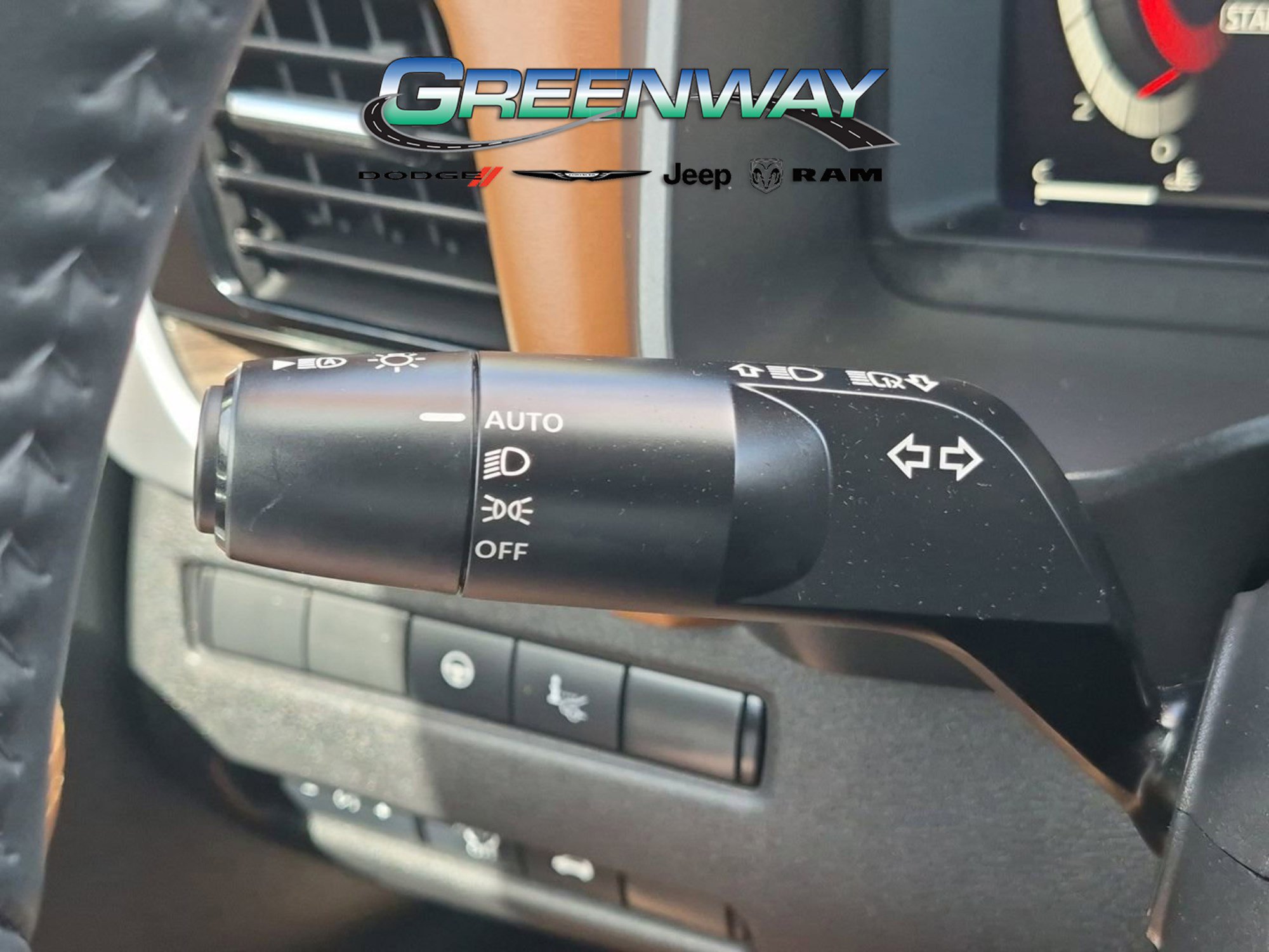 Used 2024 Nissan Rogue Platinum w/ Platinum Premium Package FWD image 24