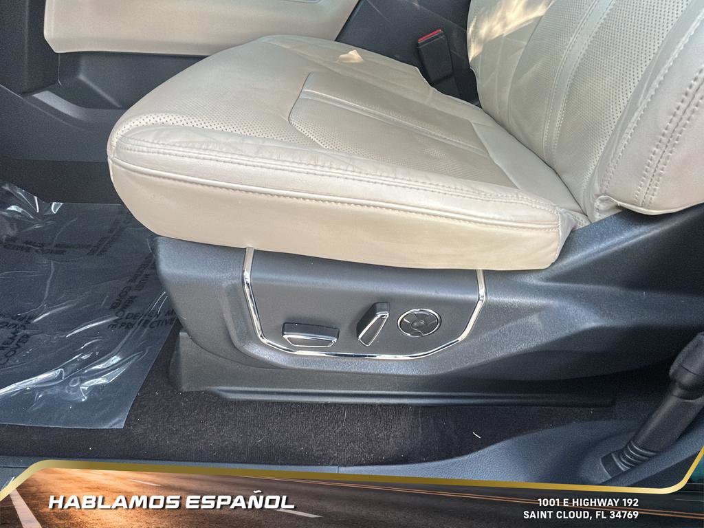 Used 2022 Ford Expedition Platinum image 12