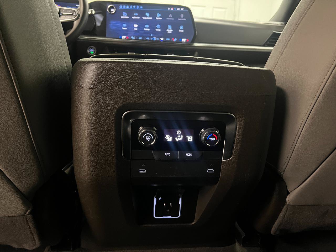 Used 2025 Chevrolet Suburban LT AWD/4WD image 65