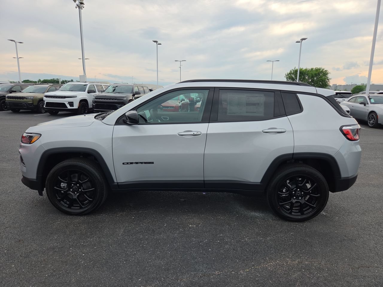 New 2026 Jeep Compass Latitude AWD/4WD image 4