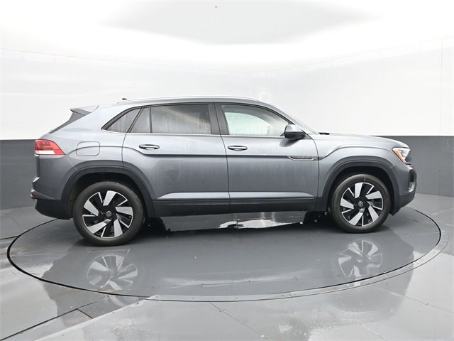 Used 2025 Volkswagen Atlas Cross Sport SE image 4