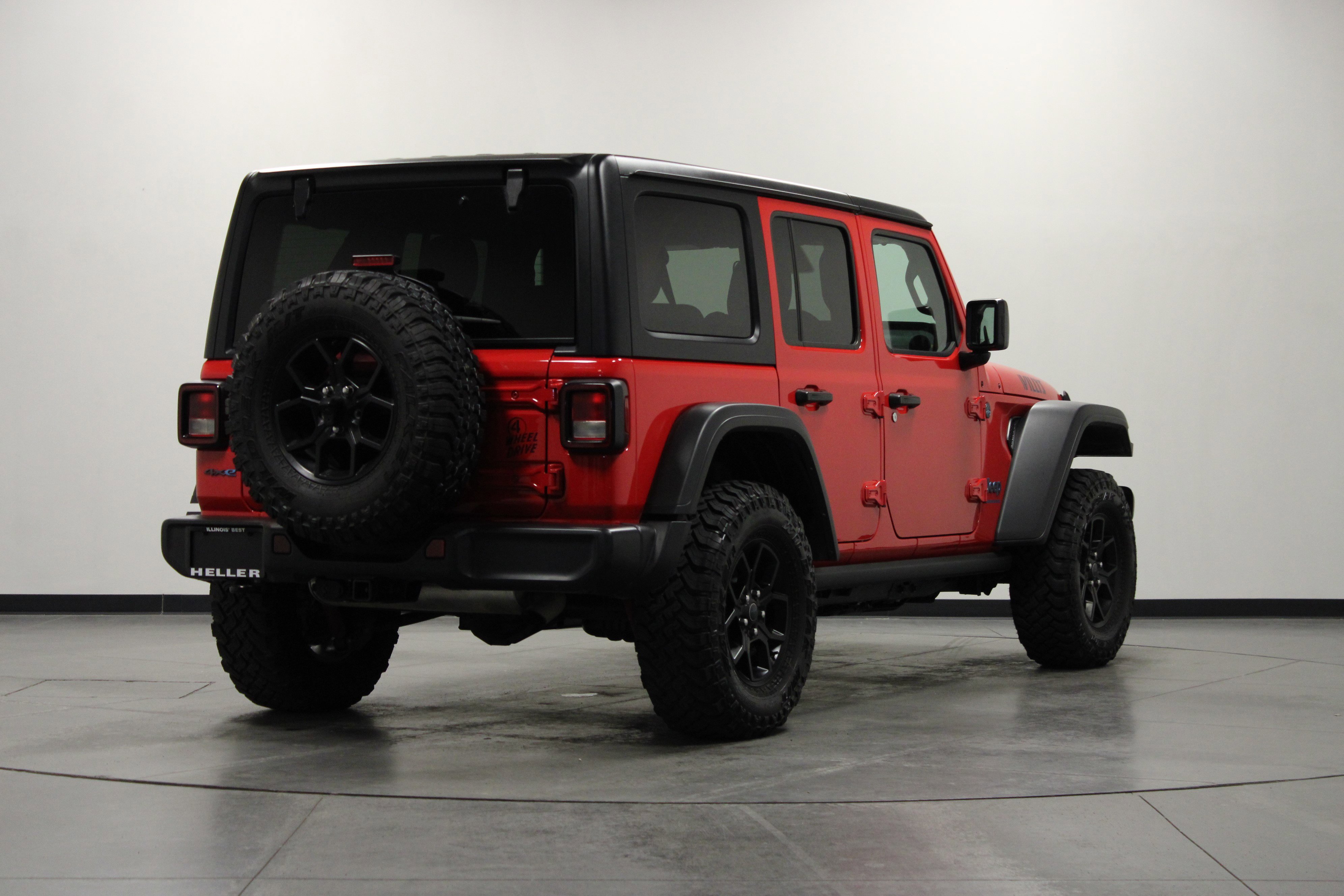 Used 2025 Jeep Wrangler Willys AWD/4WD image 4