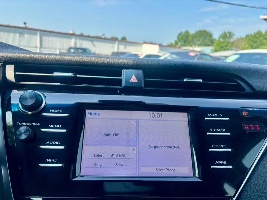 Used 2018 Toyota Camry LE FWD image 22