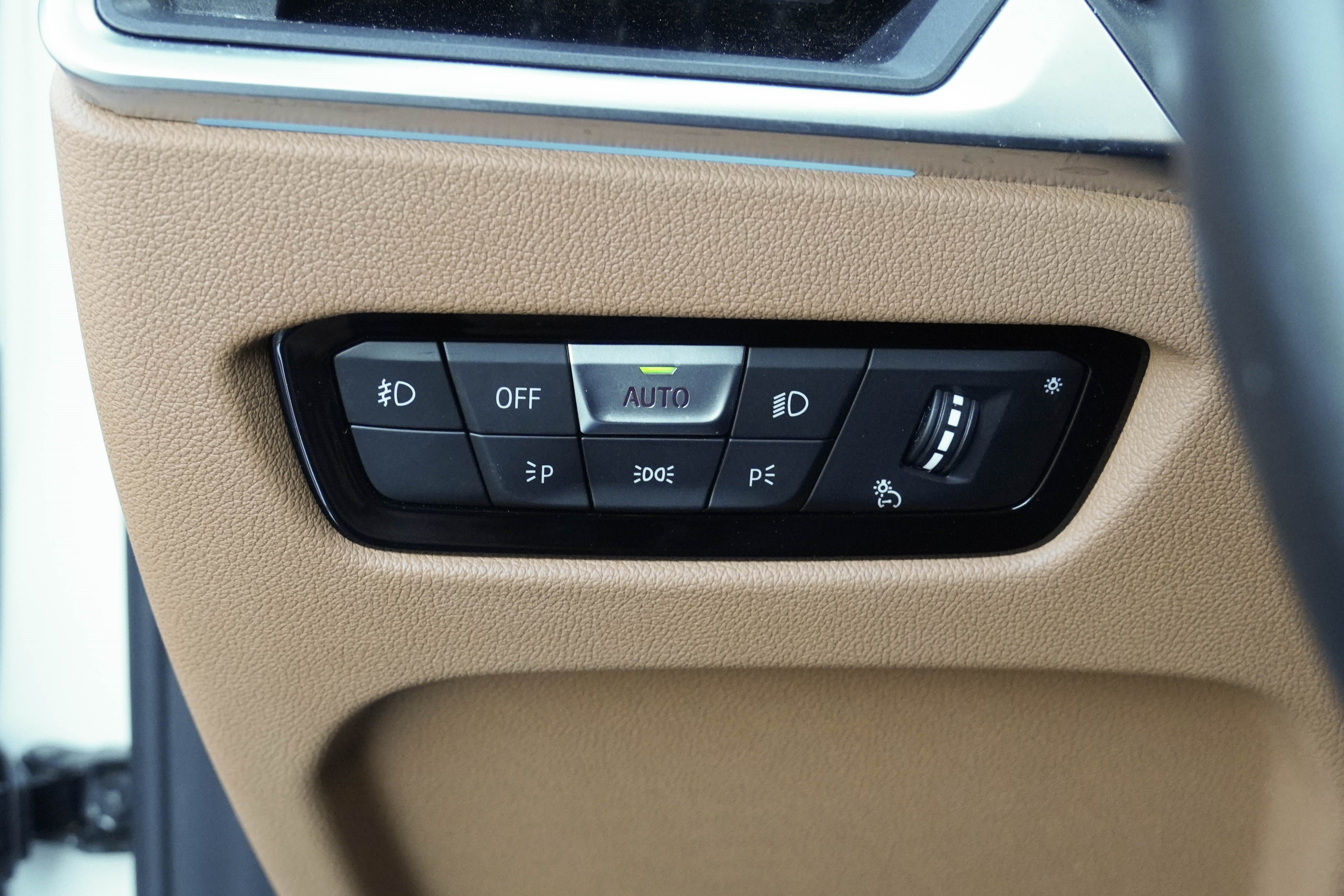 Certified 2024 BMW 430i Coupe w/ M Sport Package RWD image 13