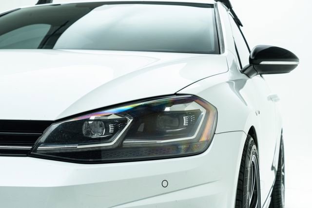 Used 2018 Volkswagen Golf R 4-Door image 11