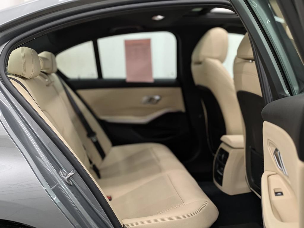 Used 2023 BMW 330i xDrive Sedan w/ Driving Assistance Package AWD/4WD image 38