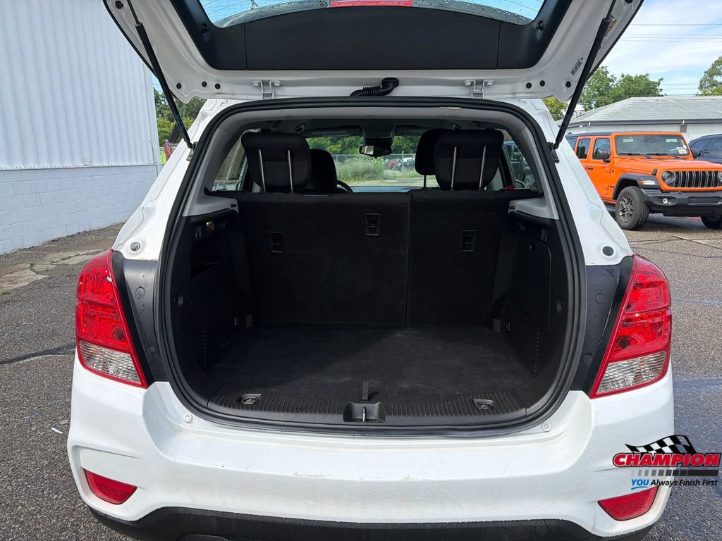 Used 2018 Chevrolet Trax LS AWD/4WD image 22