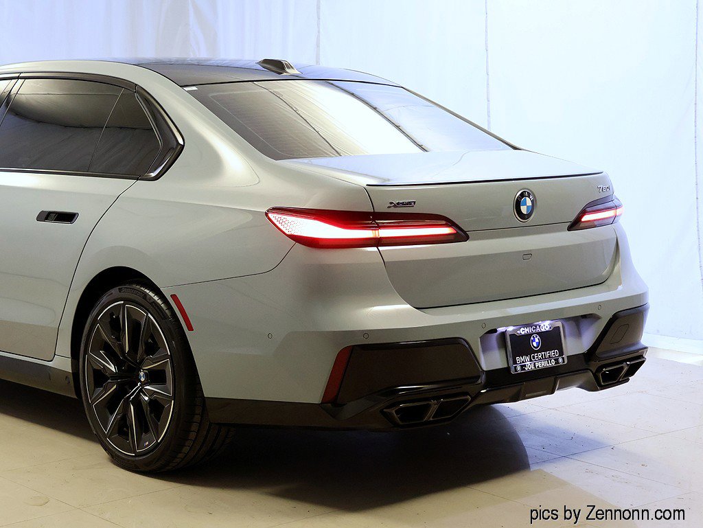 Certified 2024 BMW 760i xDrive w/ Premium Package 2 image 8