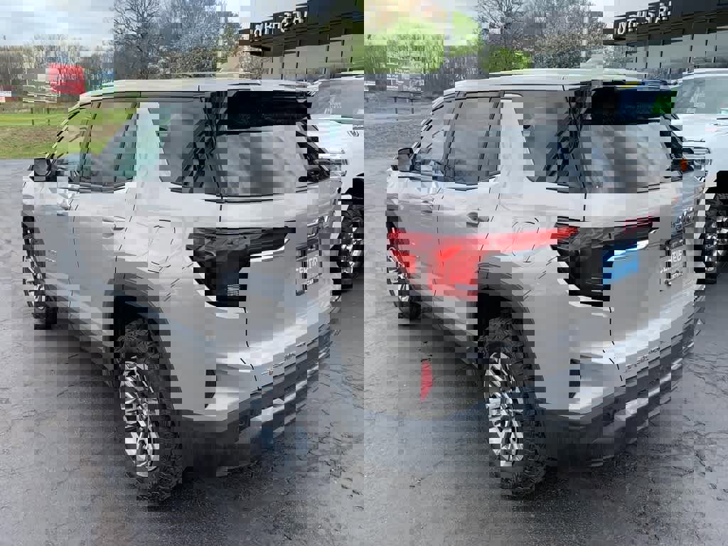 Used 2025 GMC Terrain Elevation image 3