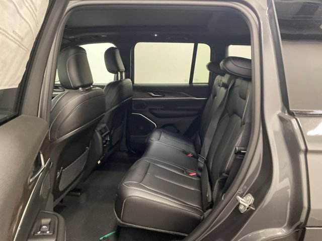 New 2026 Jeep Grand Cherokee Limited w/ Limited Altitude Package AWD/4WD image 23