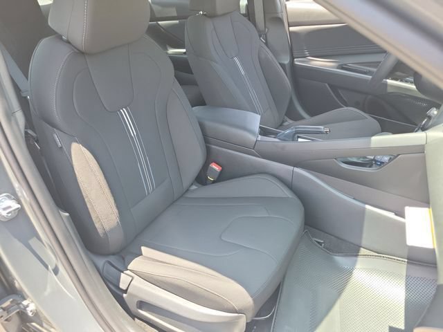New 2026 Hyundai Elantra Sport FWD image 21