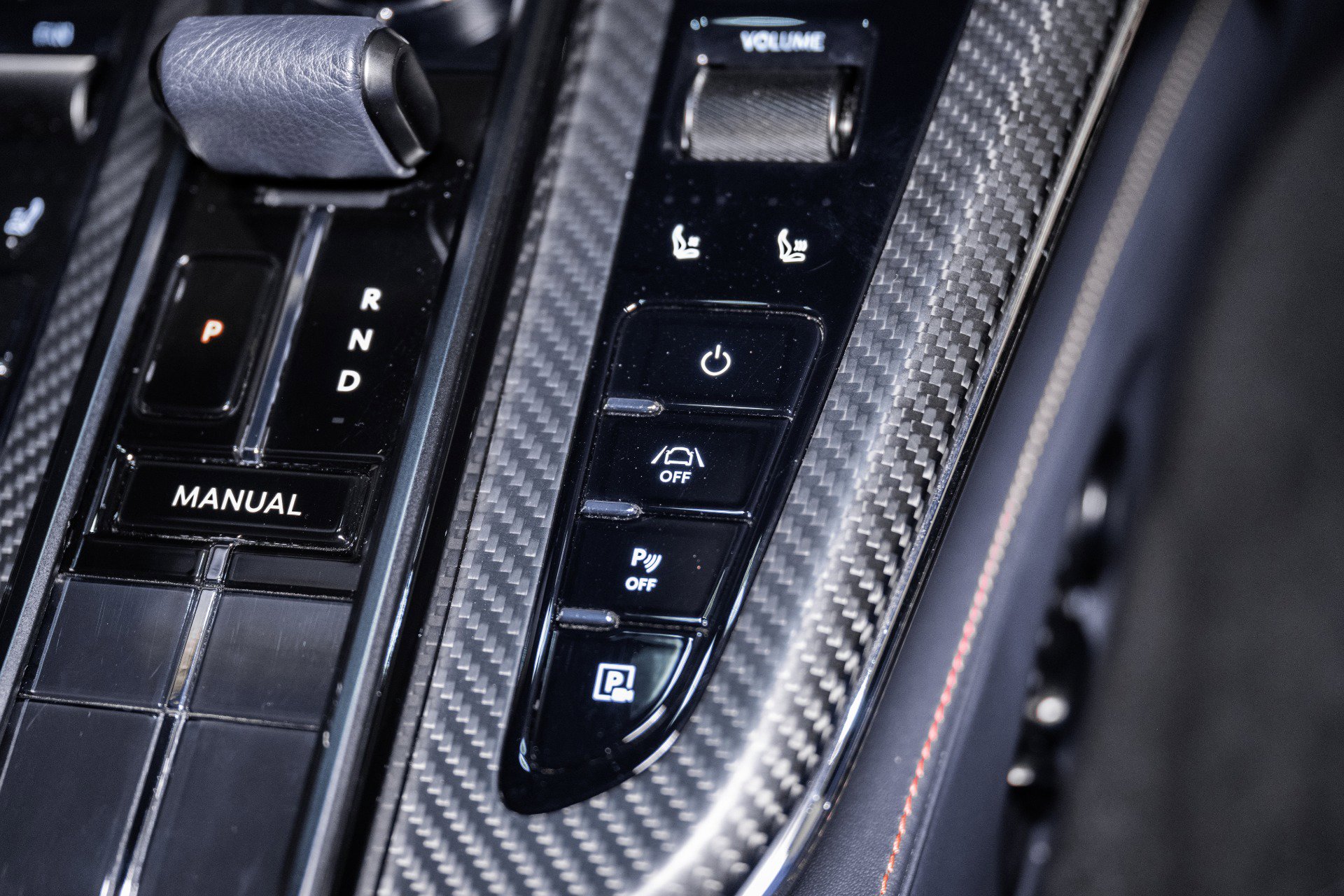 Used 2025 Aston Martin V8 Vantage Coupe image 31