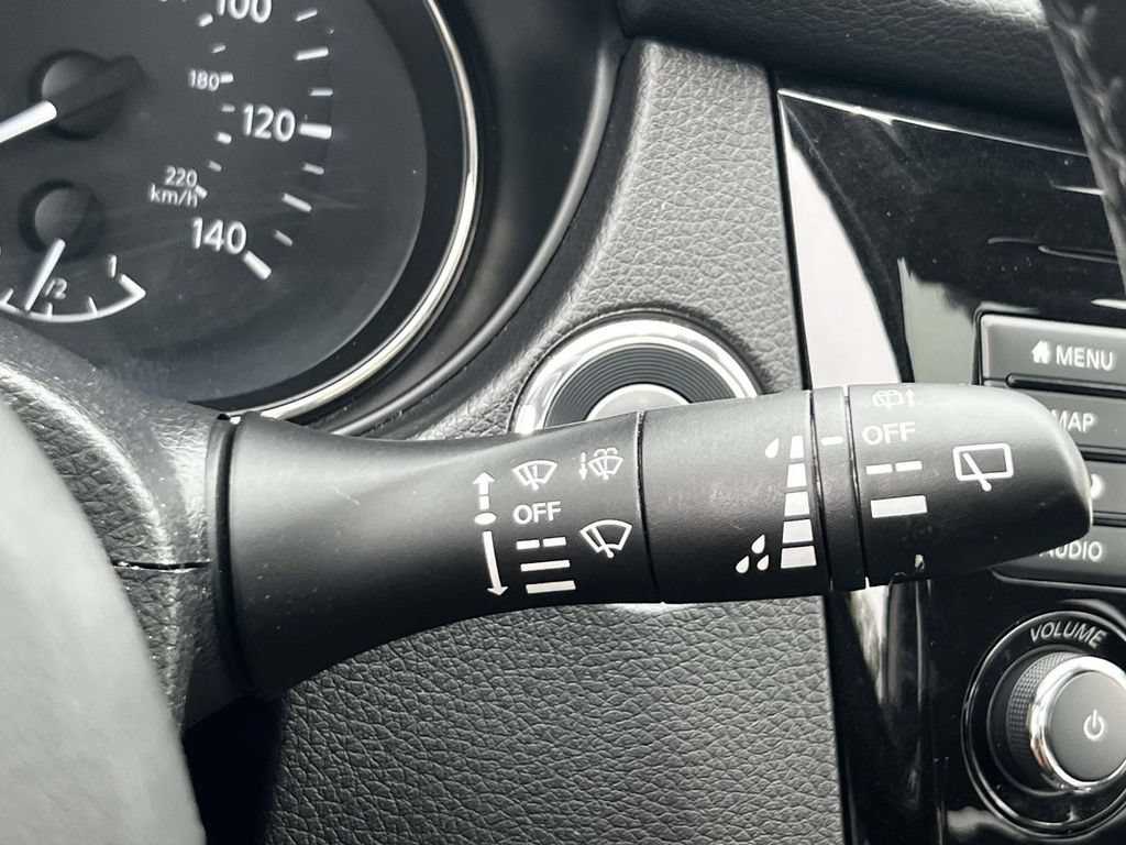 Used 2019 Nissan Rogue SV w/ Sun & Sound Touring Package AWD/4WD image 24