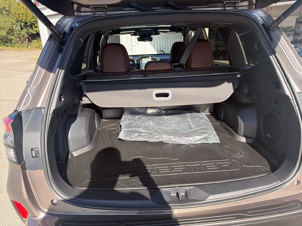 Used 2025 Subaru Forester Touring w/ Popular Package - Touring AWD/4WD image 9