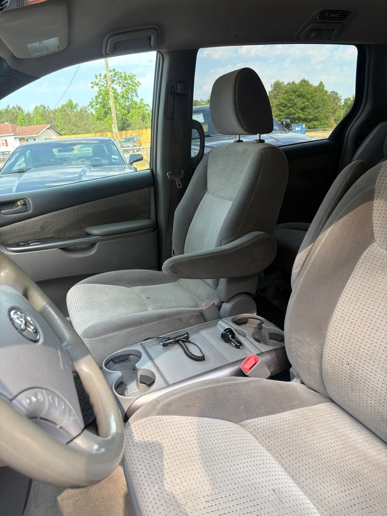Used 2010 Toyota Sienna LE FWD image 34