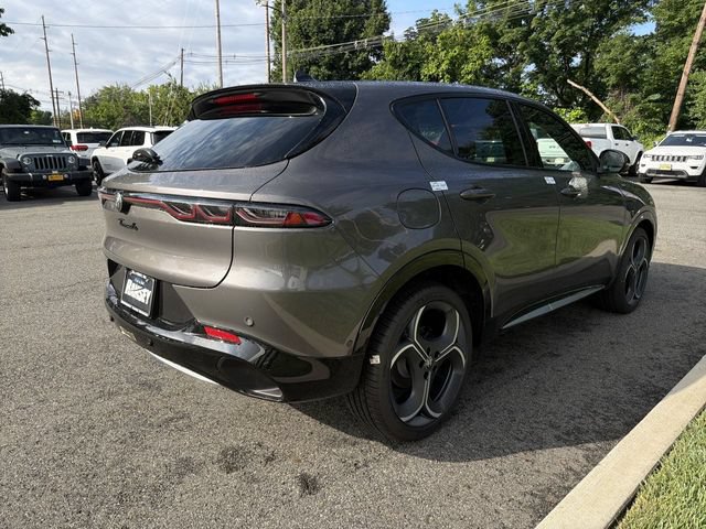 New 2026 Alfa Romeo Tonale w/ Active Assist Package AWD/4WD image 8