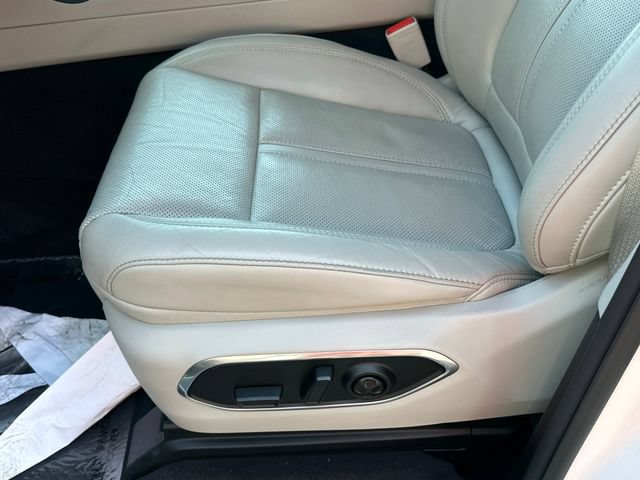 Used 2023 Jeep Wagoneer L Series III w/ Premium Group I AWD/4WD image 9