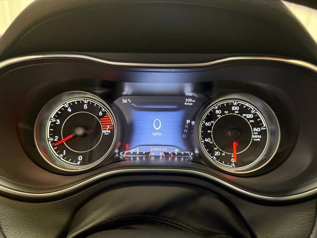 Used 2023 Jeep Cherokee Altitude Lux w/ Lux Elite Package image 8