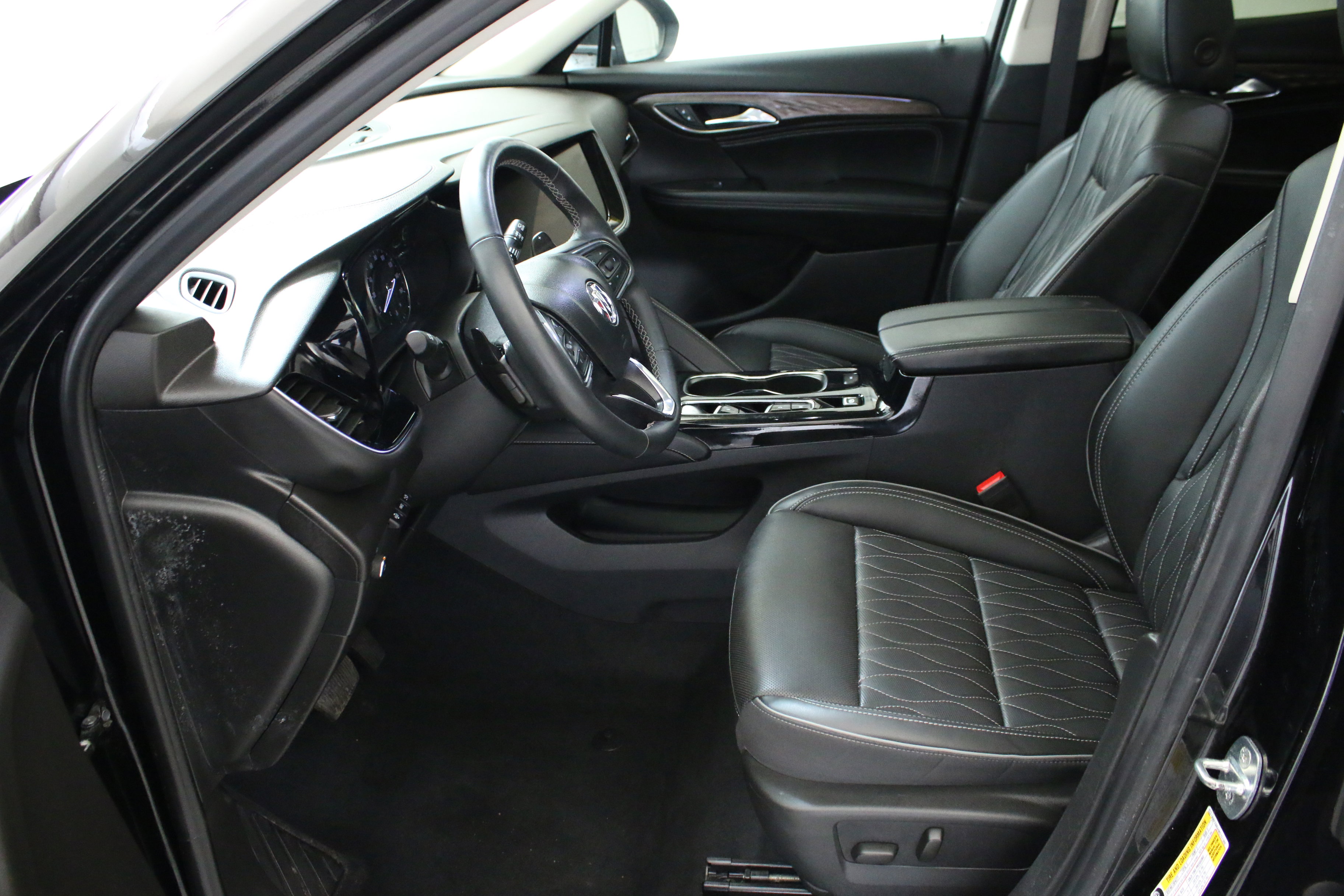 Used 2022 Buick Envision Avenir w/ Technology Package II image 25