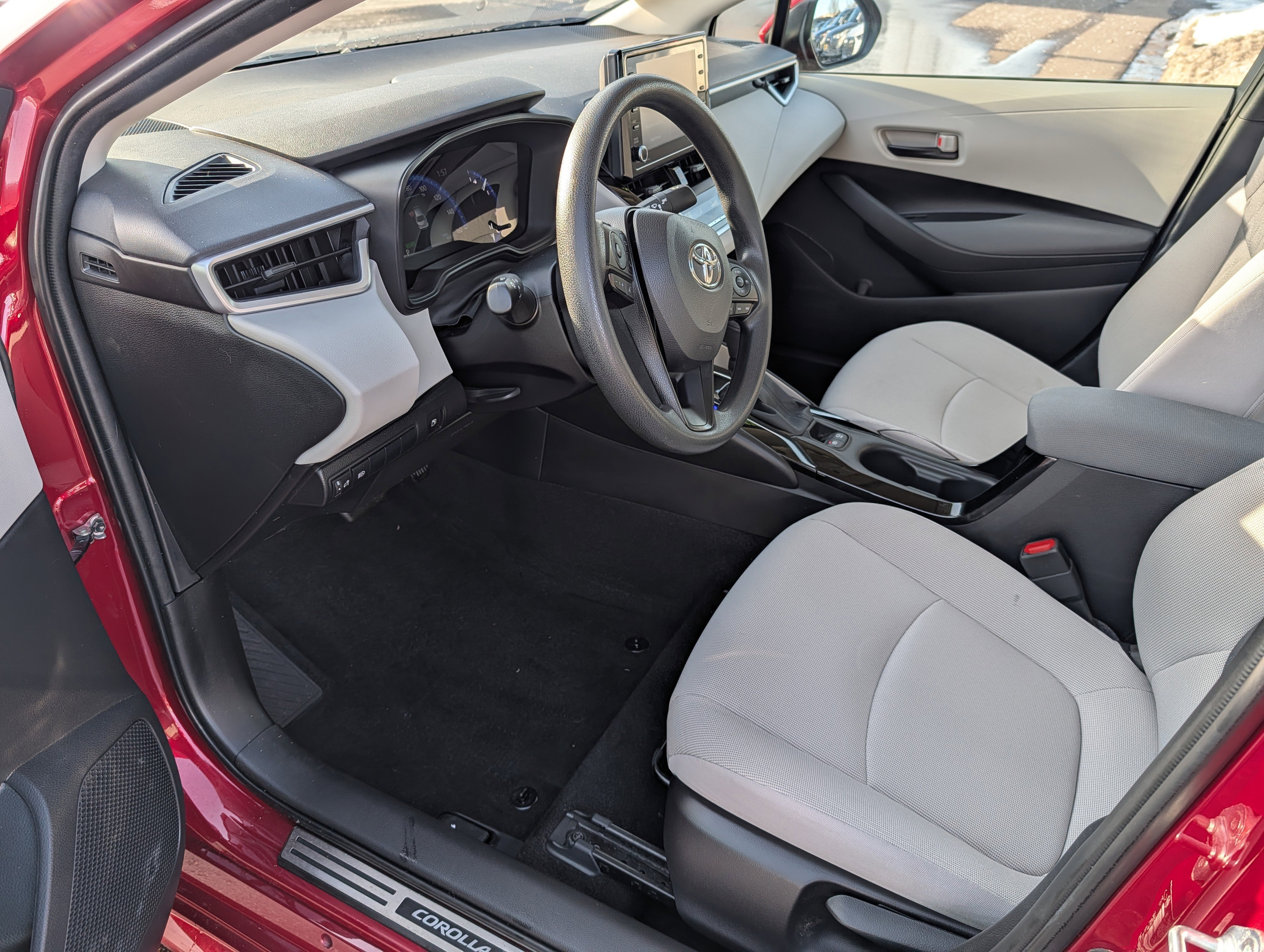 Used 2022 Toyota Corolla LE image 28