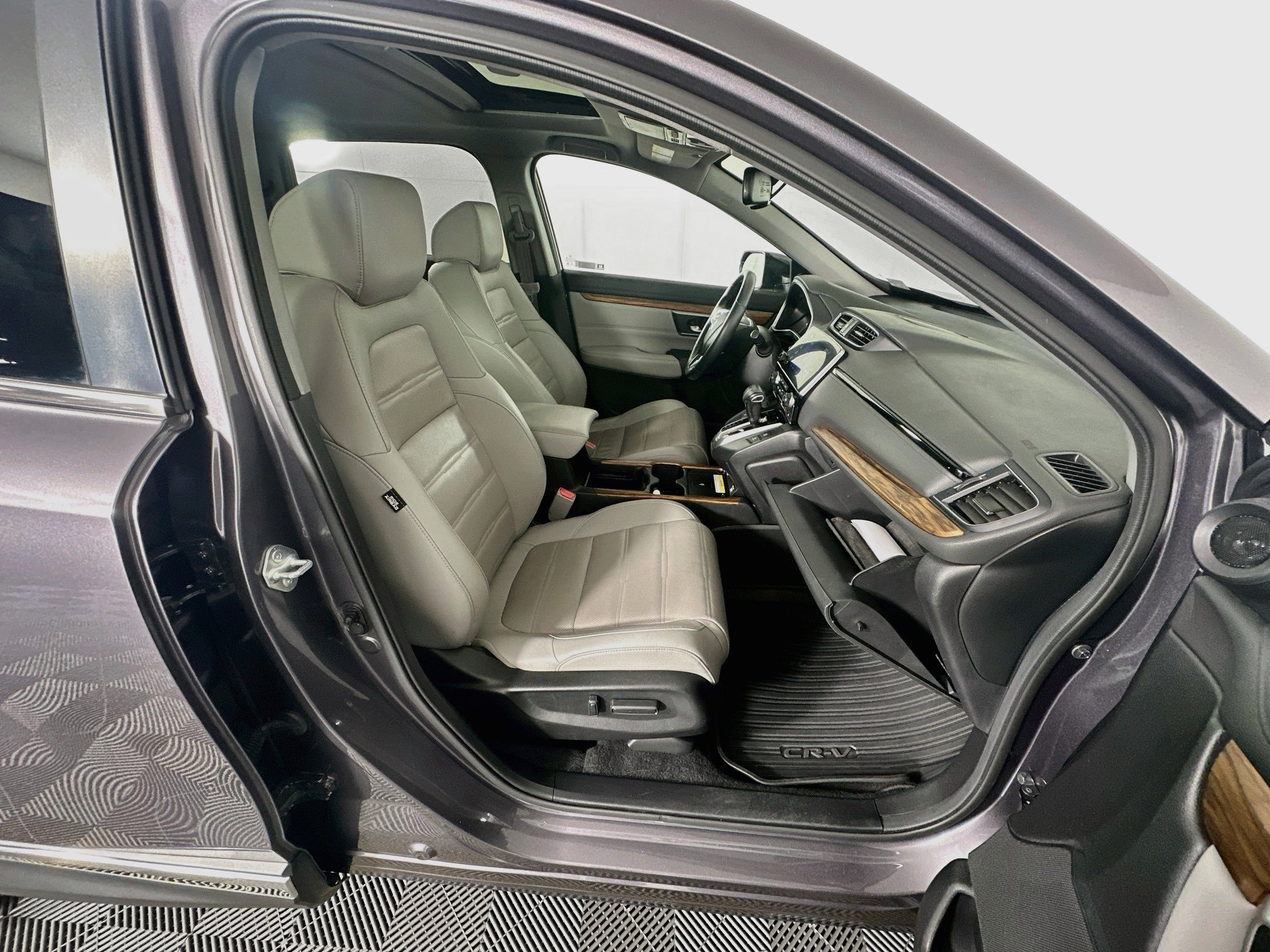 Used 2022 Honda CR-V Touring image 31