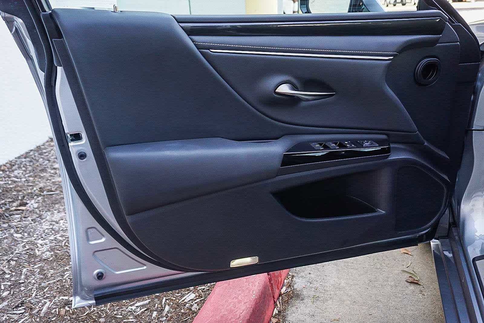 Used 2025 Lexus ES 350 FWD image 22