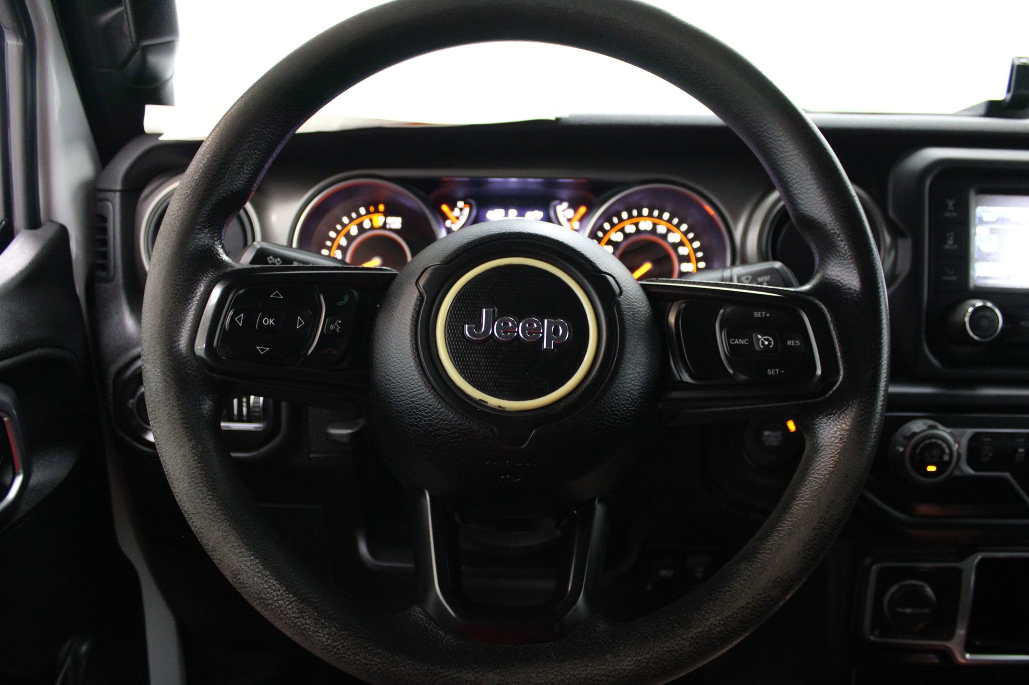 Used 2018 Jeep Wrangler Unlimited Sport image 29