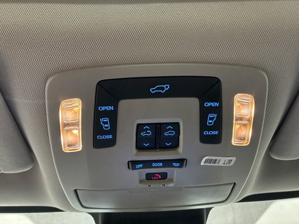 Used 2022 Toyota Sienna XLE w/ XLE Plus Package FWD image 30