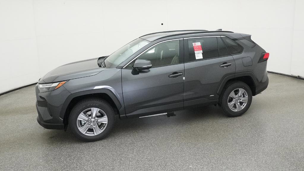 New 2025 Toyota RAV4 XLE video 2