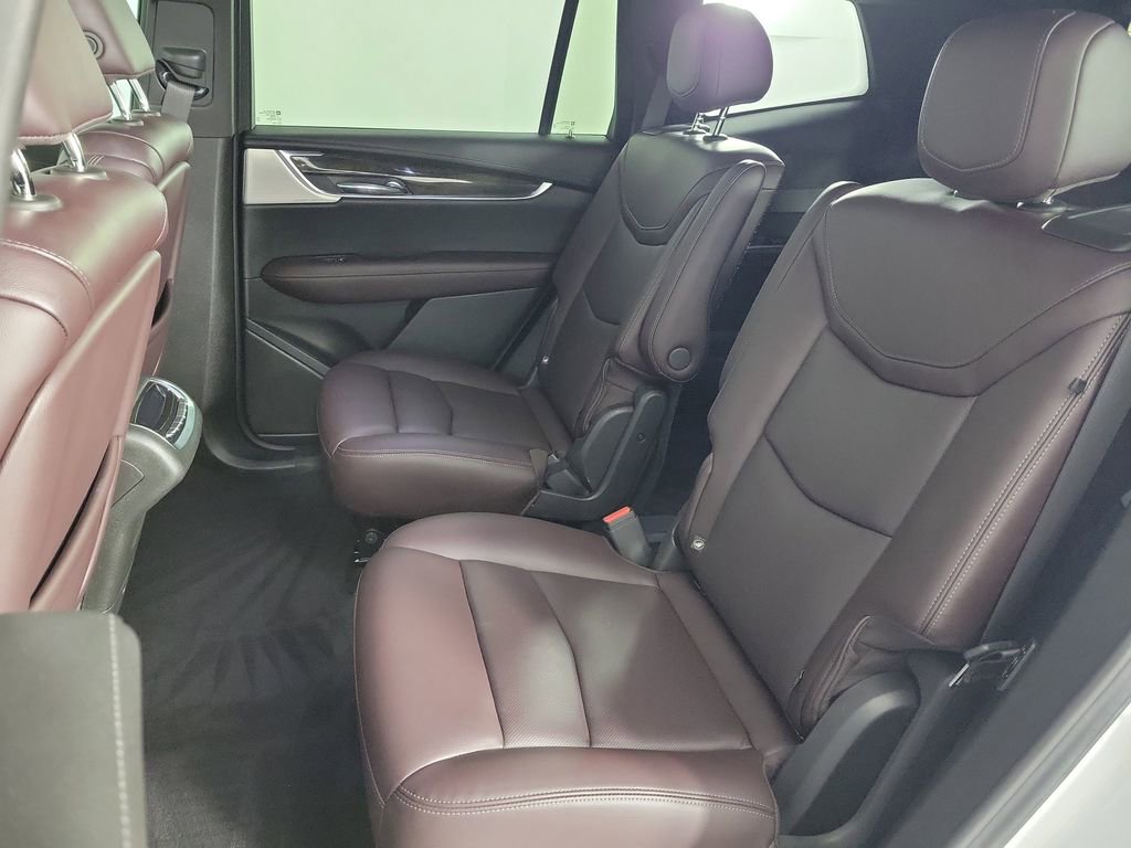Used 2024 Cadillac XT6 Premium Luxury w/ Technology Package FWD image 12