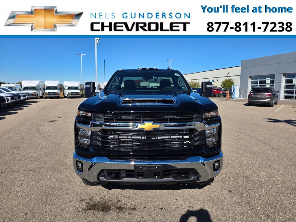 New 2026 Chevrolet Silverado 3500 LT image 2