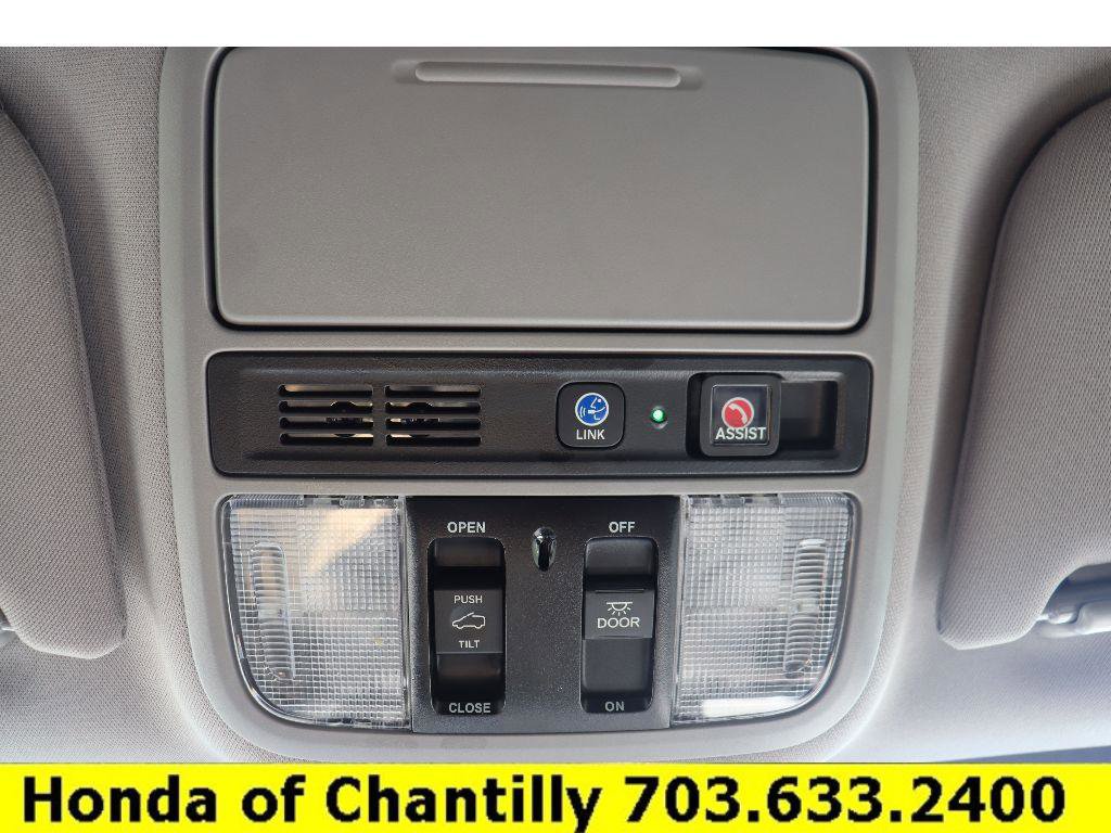 Certified 2024 Honda Odyssey Touring image 21