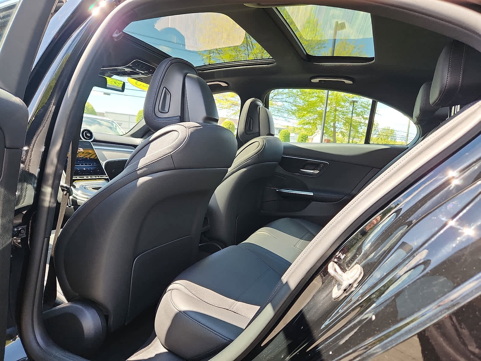 Used 2025 Mercedes-Benz C 300 4MATIC Sedan image 11