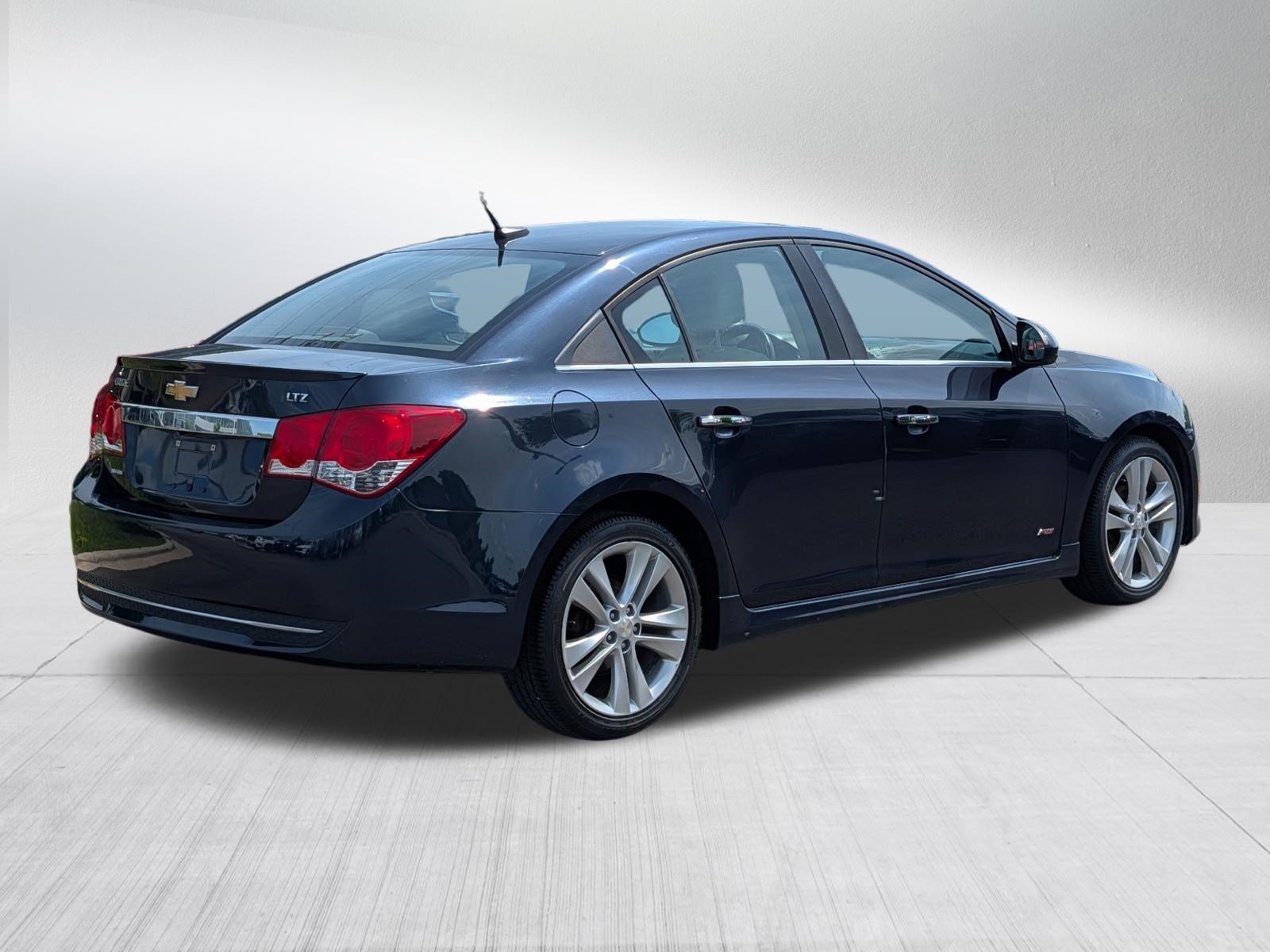 Used 2014 Chevrolet Cruze LTZ w/ RS Package FWD image 7