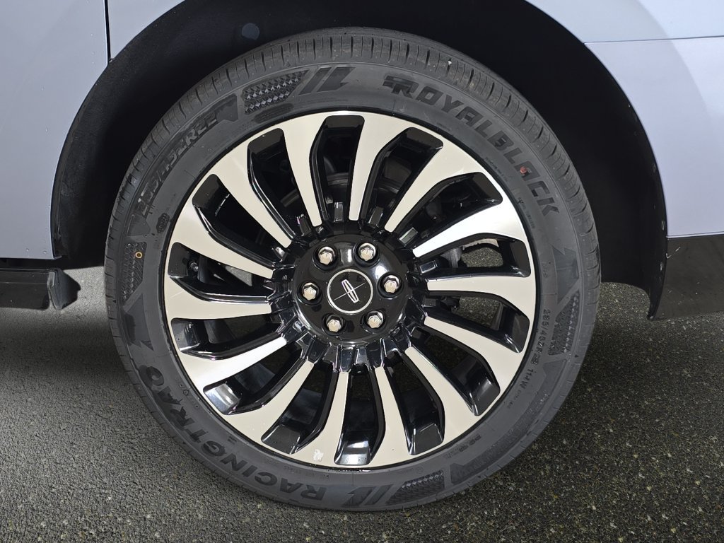 Used 2022 Lincoln Navigator L Black Label AWD/4WD image 32