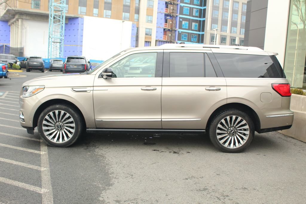 Used 2019 Lincoln Navigator Reserve w/ Cargo Package AWD/4WD image 6