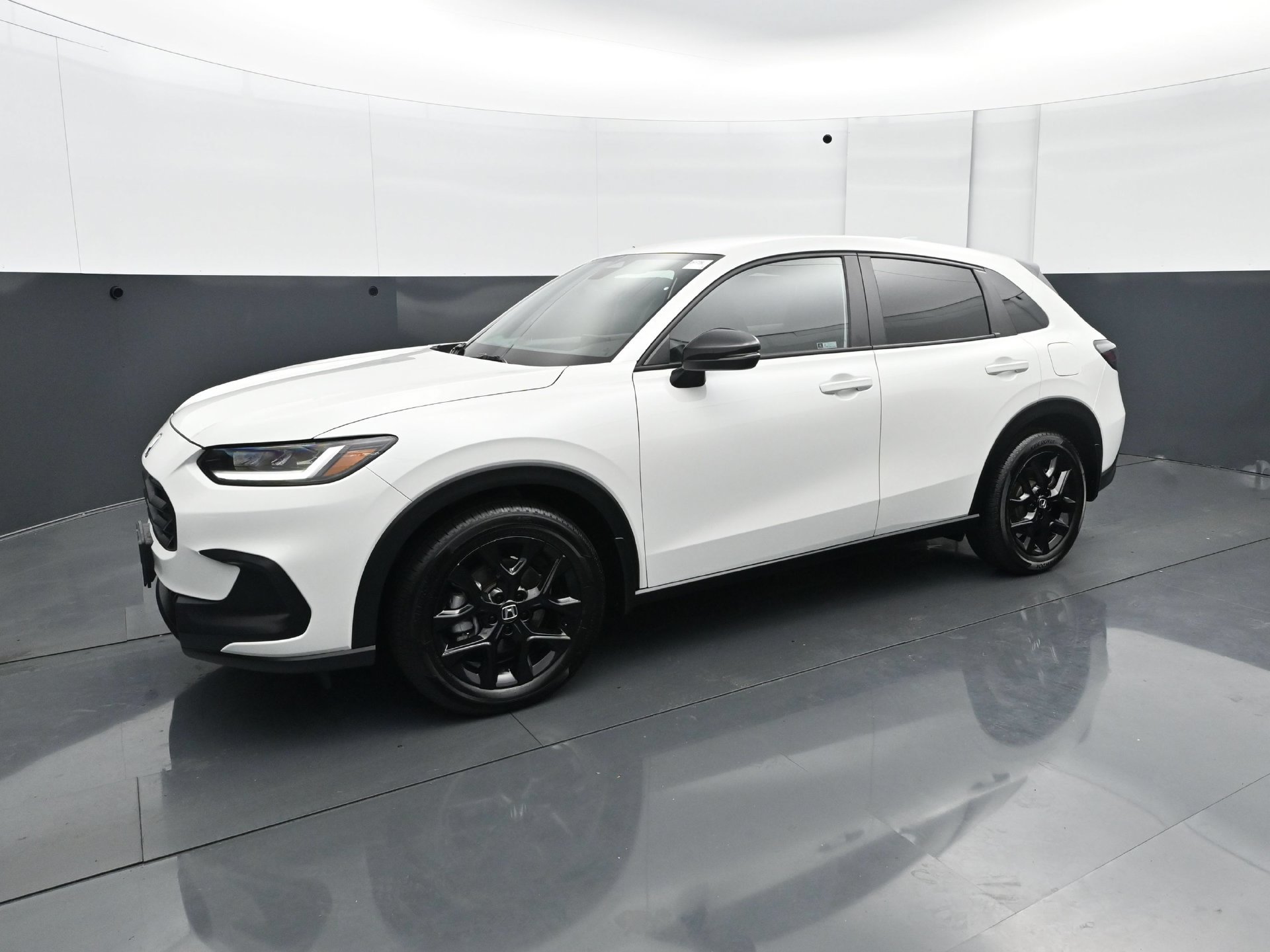 Used 2024 Honda HR-V Sport image 2