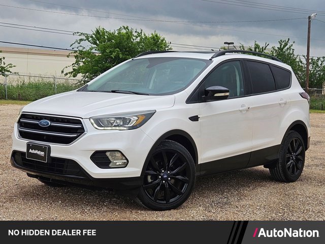 Used 2017 Ford Escape Titanium FWD image 1