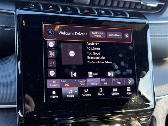 Used 2025 Jeep Grand Cherokee Laredo X image 23