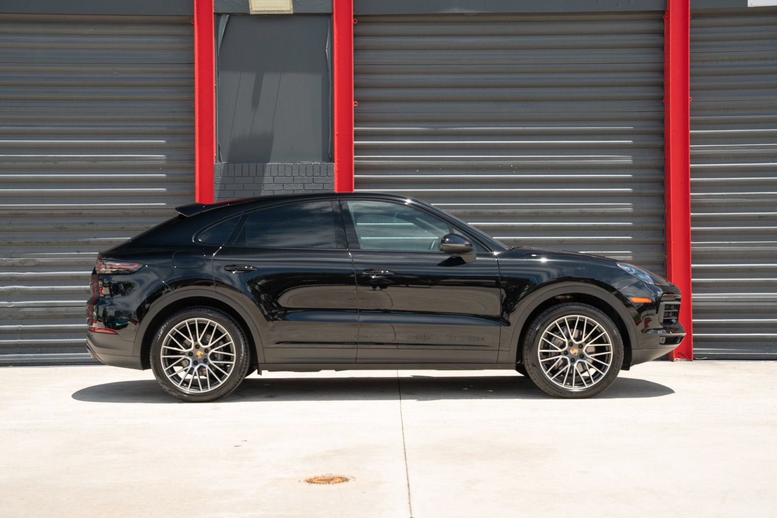 Used 2020 Porsche Cayenne AWD/4WD image 5
