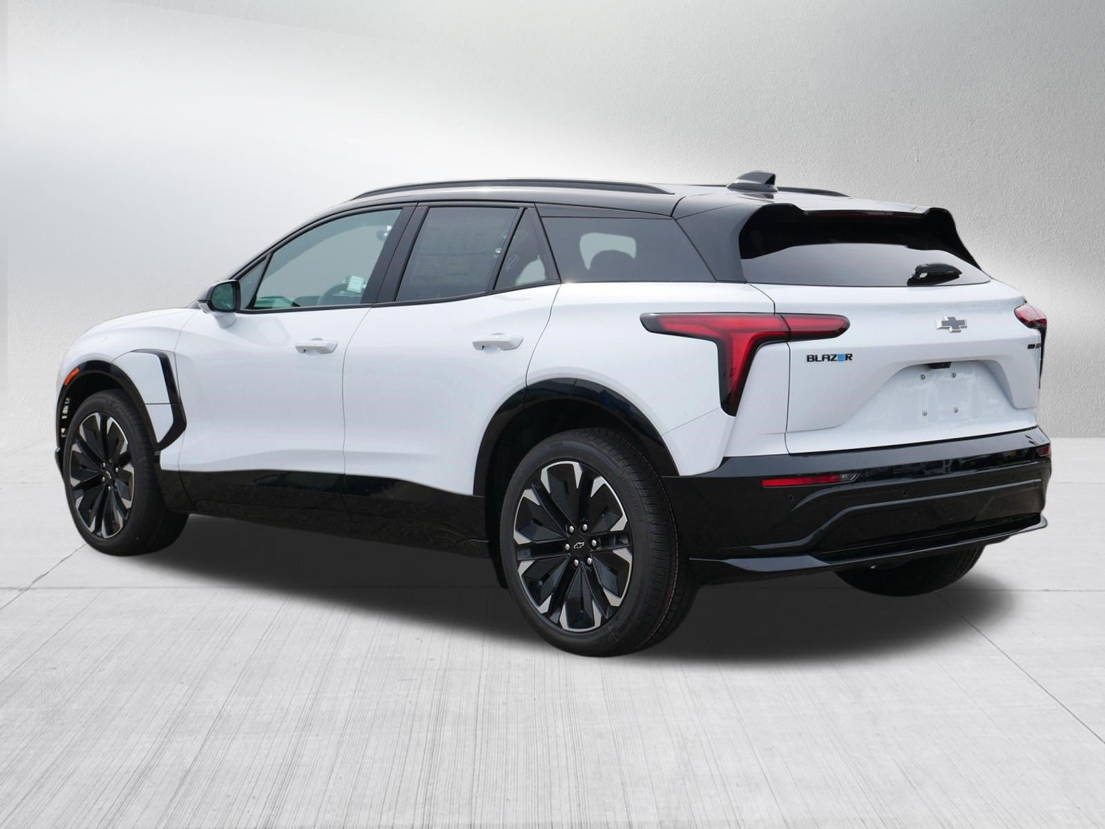 New 2027 Chevrolet Blazer EV RS AWD/4WD image 3