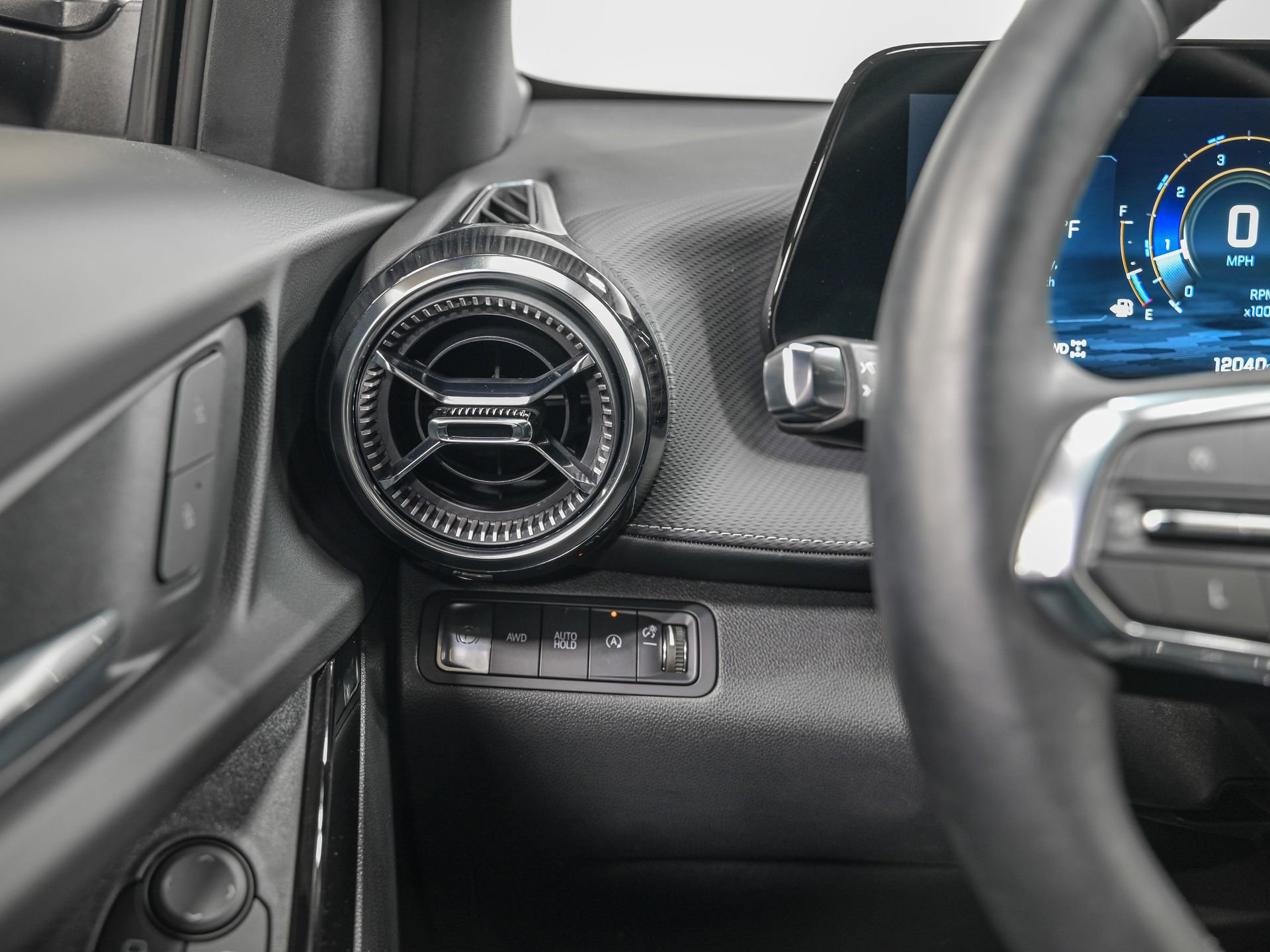 Used 2025 Chevrolet Equinox LT w/ Safety and Technology Package image 17