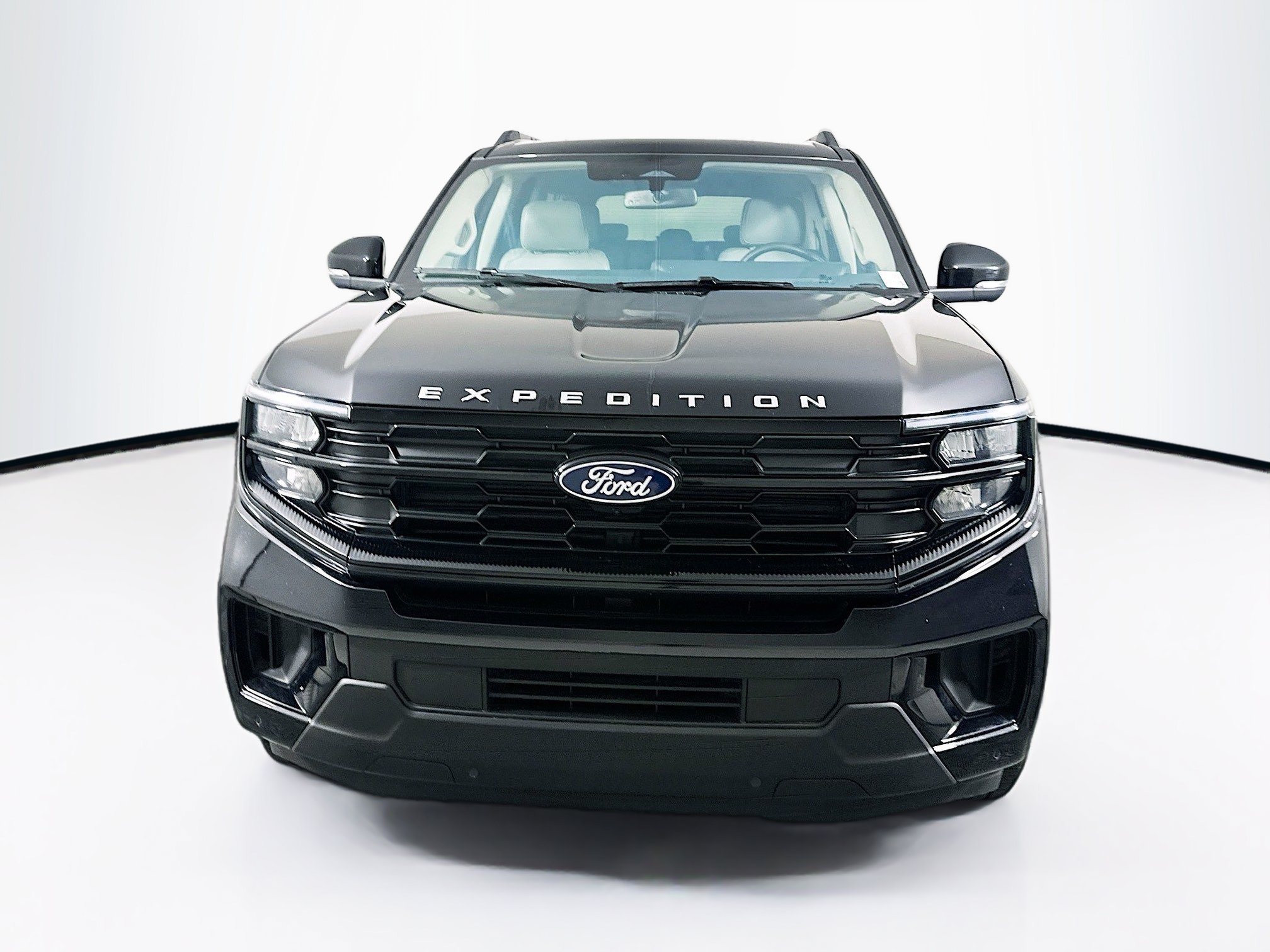 Used 2025 Ford Expedition Max Active RWD image 2