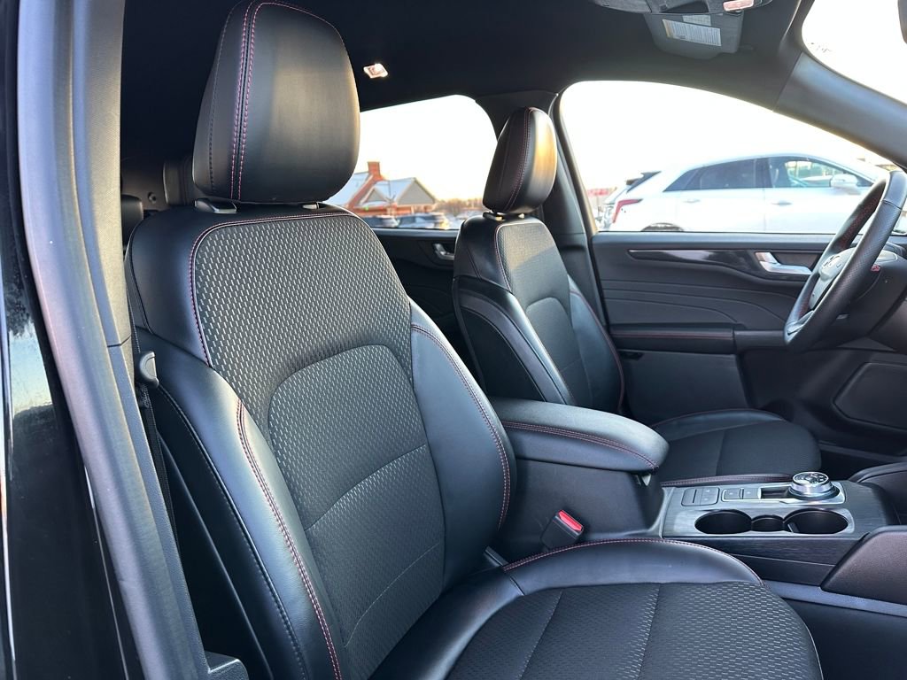 Used 2025 Ford Escape ST-Line image 21