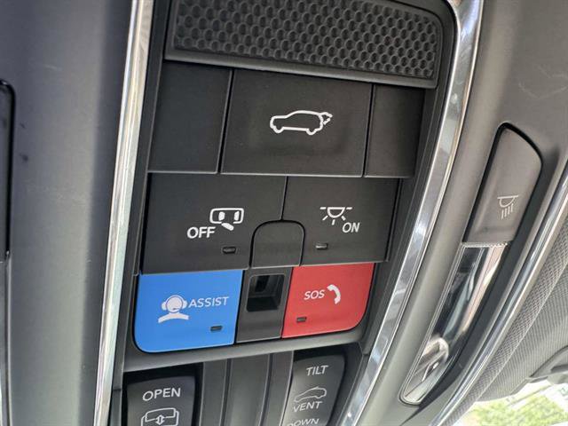 Used 2022 Jeep Grand Cherokee Laredo w/ Luxury Tech Group I image 19